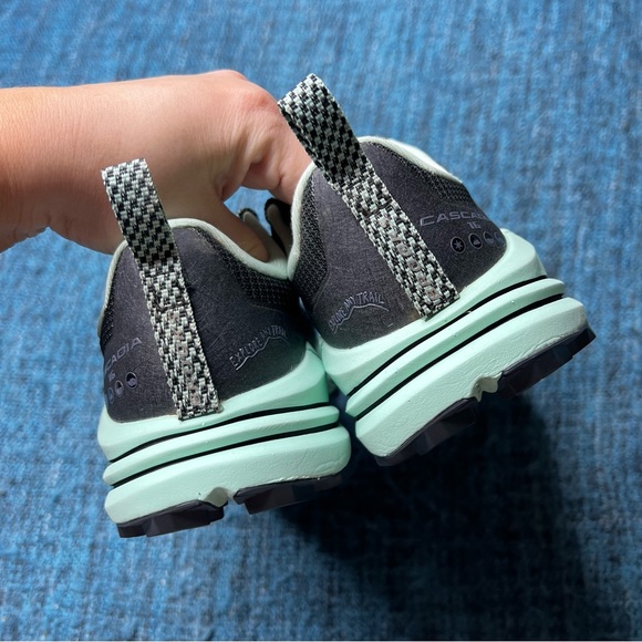 Brooks Cascadia 16 Trail Running Shoes in Black Ebony Yucca WIDE Width - Picture 7 of 9